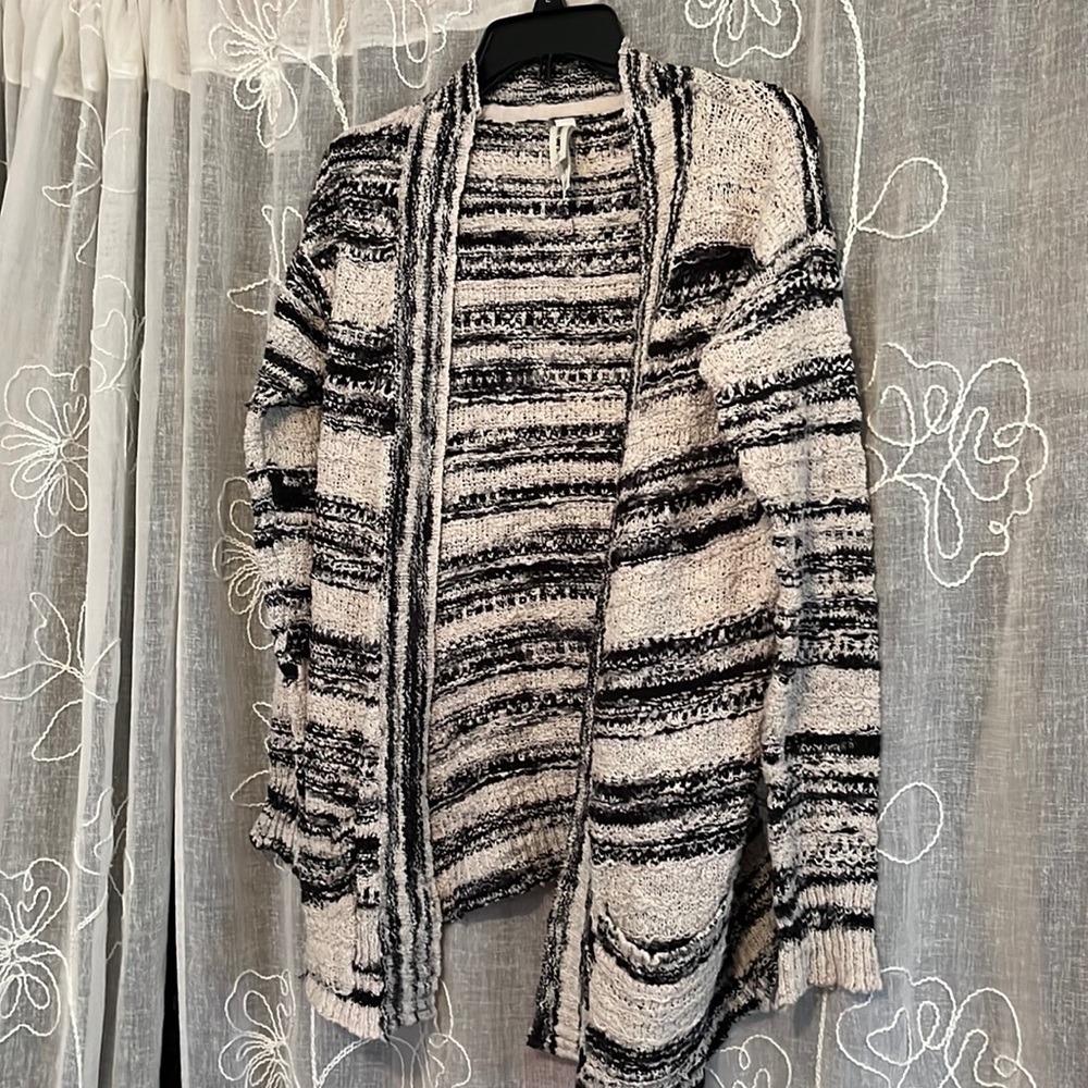 Pretty like new black and white sweater open cardigan Bethany Mota small